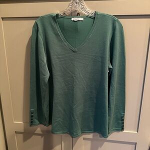 NWT Chico's Green V-Neck Knit Top, Black Buttons at Wrists, SZ 2 (L 12-14)